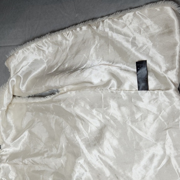 George Feaux Fur Vest - Picture 7 of 12